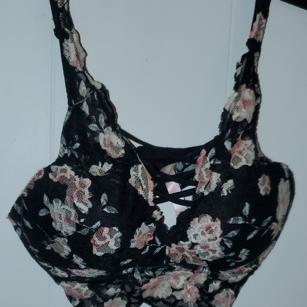 PINK Victoria's Secret Black and Cream Floral Bralette